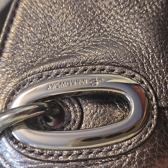 NWT B. Makowsky Metallic Leather Silver Women's Shoulder Bag - Picture 12 of 12